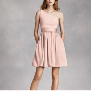 WHITE by Vera Wang short one shoulder dress